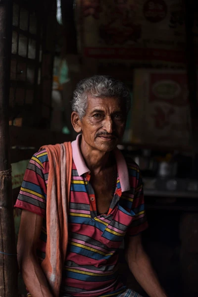 Jimmamu is a Konkani Christian married to Merry. His elder son works in a hotel in Mumbai and the daughter is married, with a baby girl. She lives in Ukrata, Udupi district in Karnataka, the same village where Jimmamu and family reside.