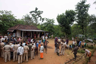 Ramayya's house is one of the few situated inside the Kombara forest area in Subrahmanya division , Karnataka.
Being the last one and sharing it's boundaries with the forest, cheetahs find this house as their easiest and immediate source to prey on (Domestic animals)
Though they have taken dogs twice , hens are what they usually prefer.
This particular cheetah who reached here the previous night, selected a chicken sitting on the well's ring . Upon attempting a haul at the chicken, both fell into the well.

Next morning , Jayanti , Ramayya's wife saw the cheetah in the well , surrounded by some floating feathers.
