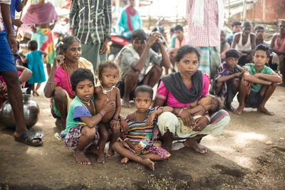  Handa Ram Madvi’s wife, Madavi Pojhe and children
Muleri, Dantewada dist.