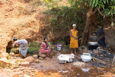 Bonda tribal people brewing. Bondagati, Malkangiri/2023