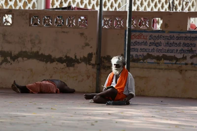 A devotee from Rameswaram in Thiruchendur Murugan Temple